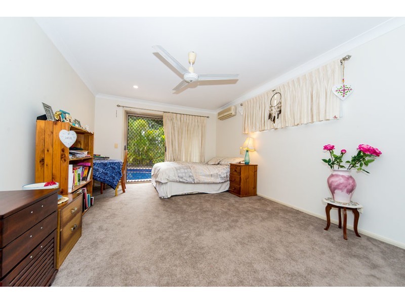 40 Latrobe Avenue, Helensvale QLD 4212