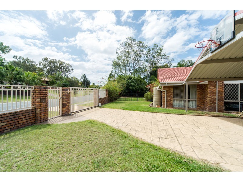 40 Latrobe Avenue, Helensvale QLD 4212