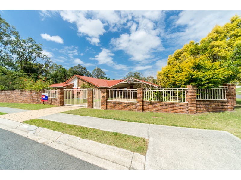 40 Latrobe Avenue, Helensvale QLD 4212