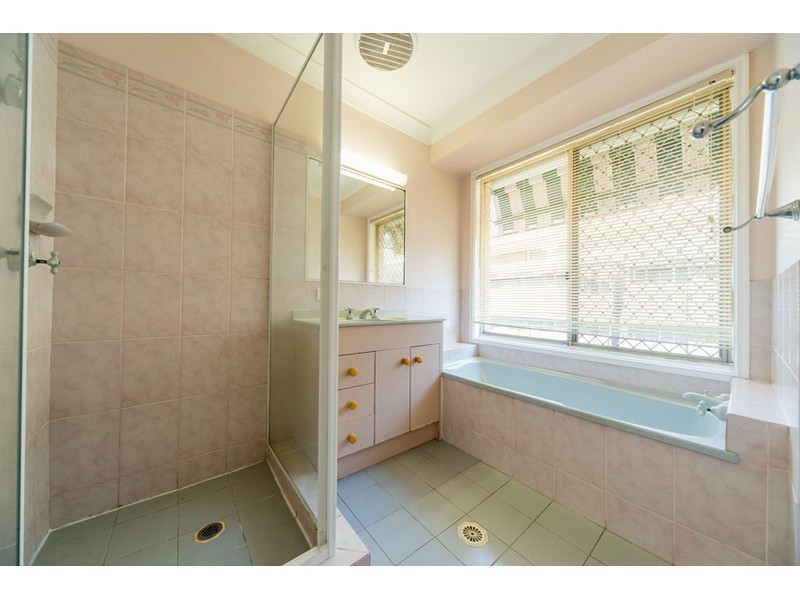 3 Adaminaby Drive, Helensvale QLD 4212