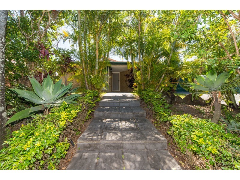 3 Adaminaby Drive, Helensvale QLD 4212