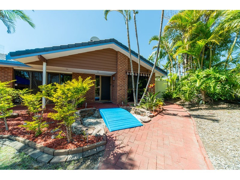 70 Parkes Drive, Helensvale QLD 4212