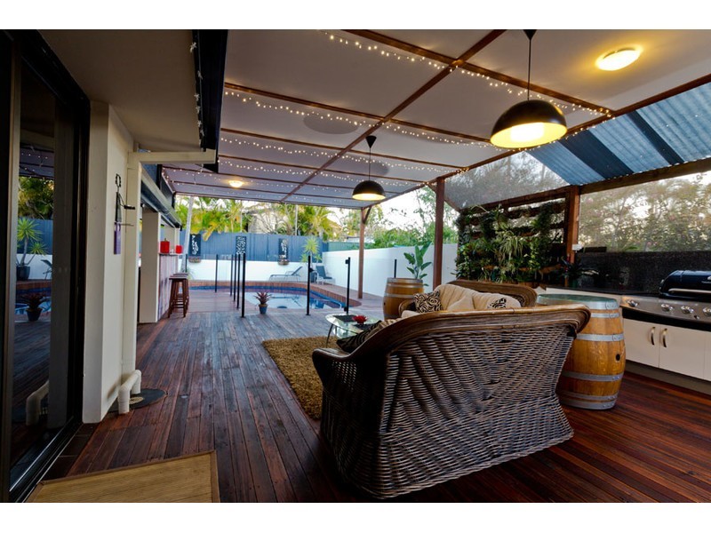 18 Wilmot Place, Helensvale QLD 4212