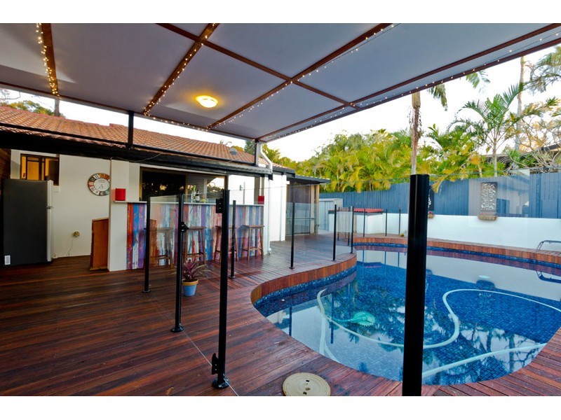 18 Wilmot Place, Helensvale QLD 4212