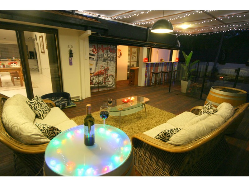 18 Wilmot Place, Helensvale QLD 4212