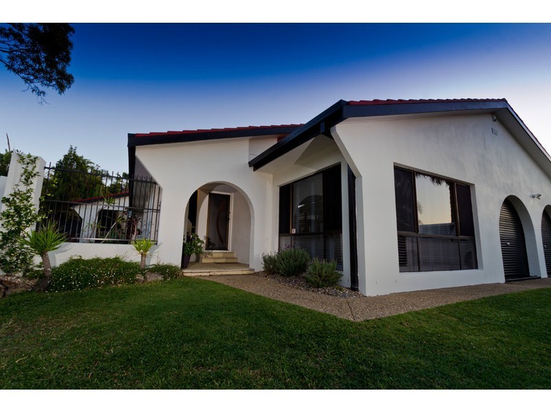 18 Wilmot Place, Helensvale QLD 4212