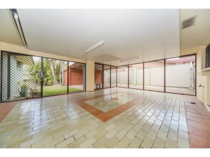 6 Tambo Court, Helensvale QLD 4212