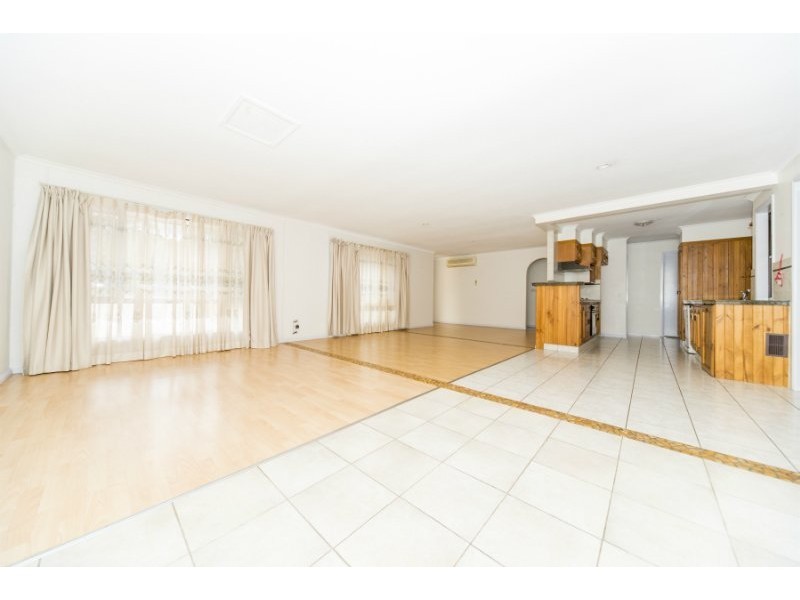 6 Tambo Court, Helensvale QLD 4212