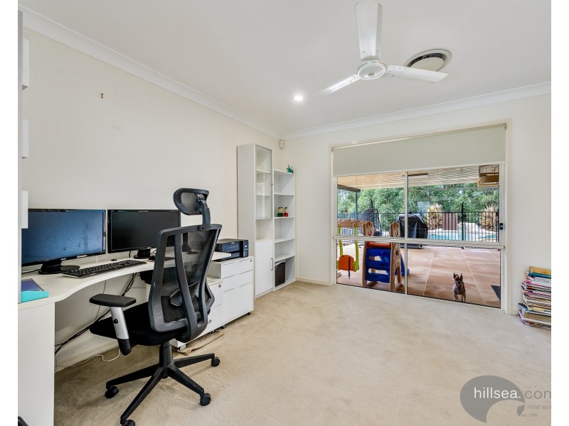 14 Finnin Crt, Maudsland QLD 4210