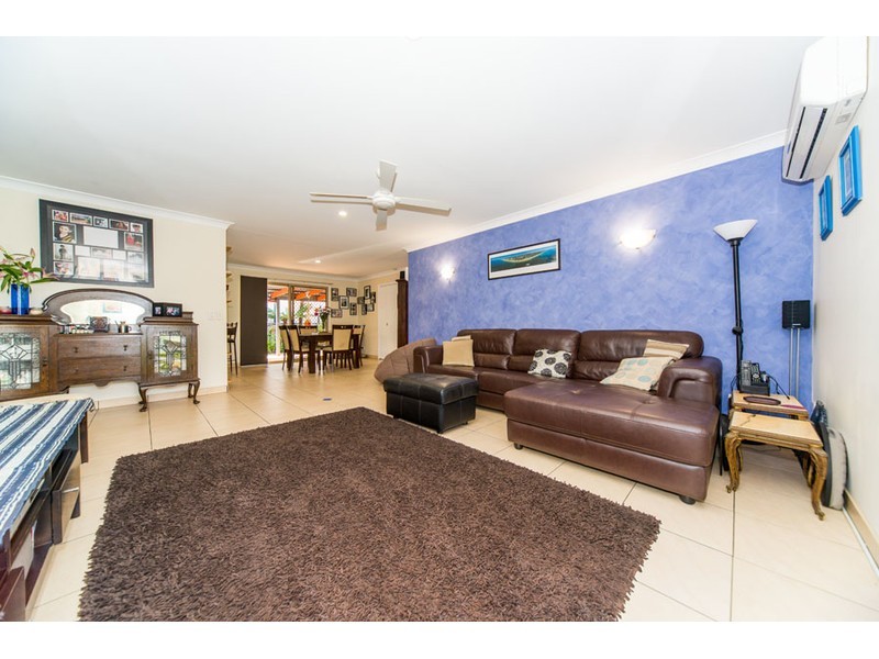 17 Open Drive, Arundel QLD 4214