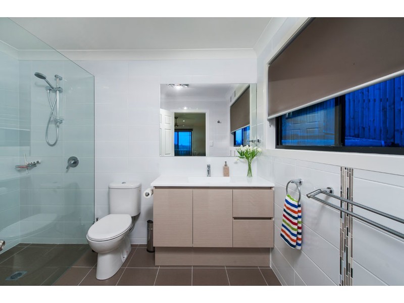 76 Tamworth Drive, Helensvale QLD 4212