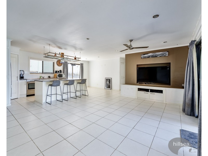 14 Nowra Crt, Helensvale QLD 4212