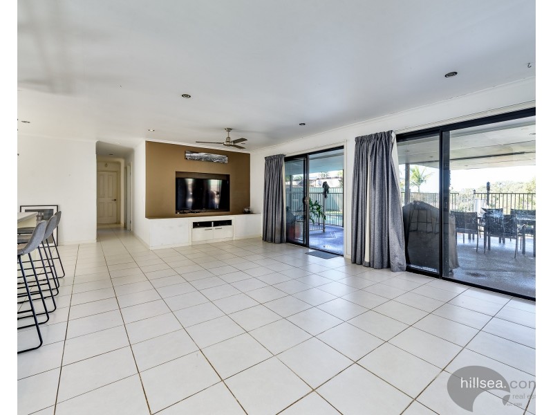 14 Nowra Crt, Helensvale QLD 4212