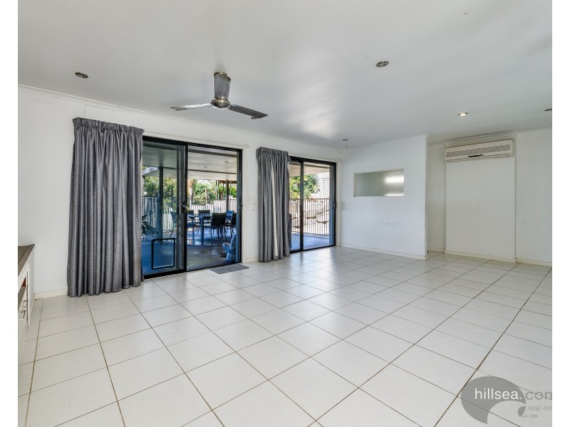 14 Nowra Crt, Helensvale QLD 4212