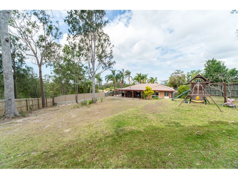 17 Tocumwal Court, Helensvale QLD 4212