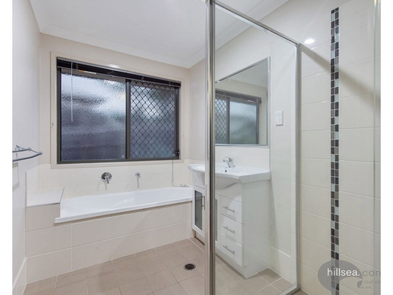 4 Murphys Lane, Oxenford QLD 4210