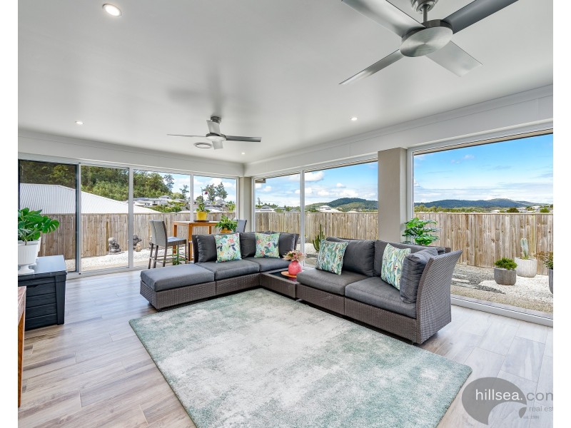 27 Grevillea Crescent, Maudsland QLD 4210