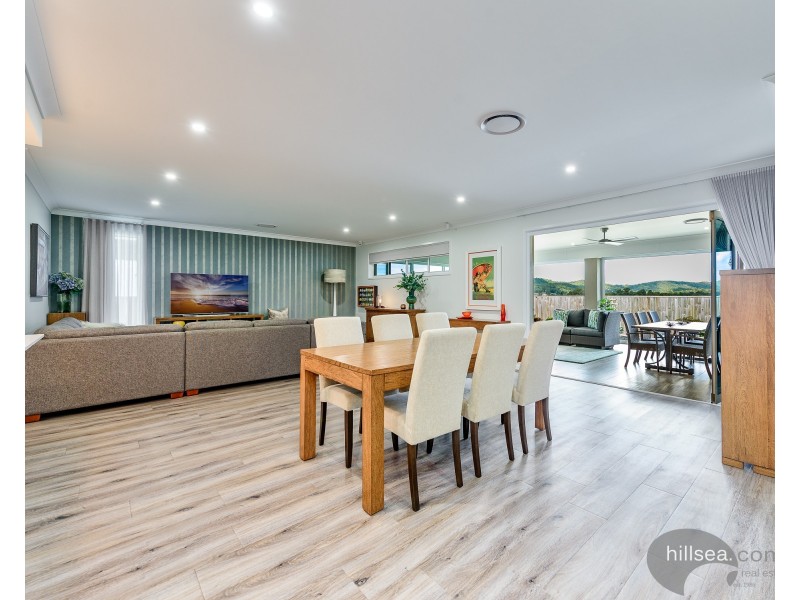 27 Grevillea Crescent, Maudsland QLD 4210