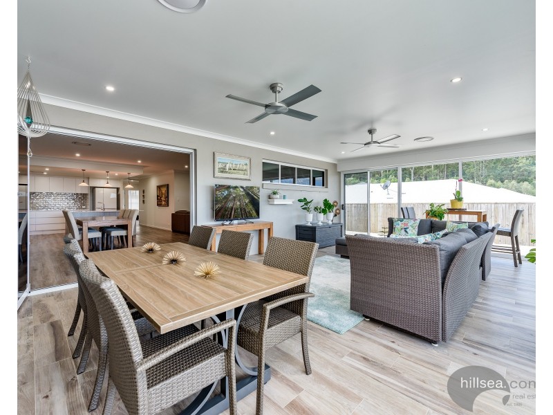 27 Grevillea Crescent, Maudsland QLD 4210