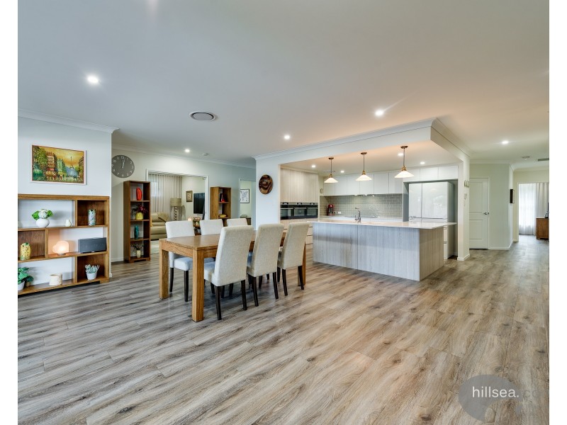 27 Grevillea Crescent, Maudsland QLD 4210