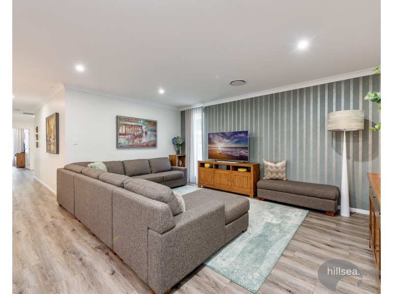 27 Grevillea Crescent, Maudsland QLD 4210