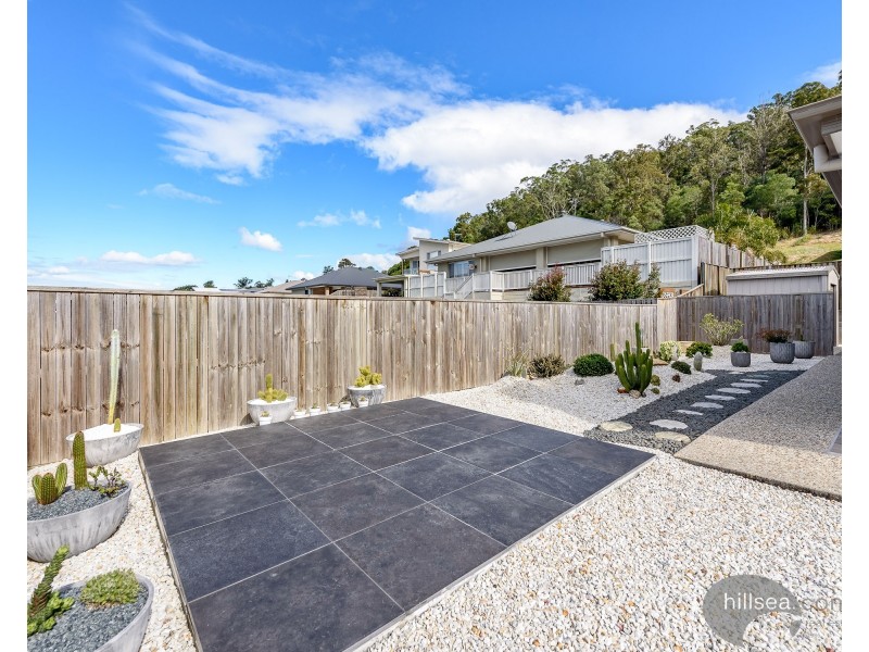 27 Grevillea Crescent, Maudsland QLD 4210