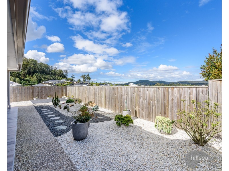 27 Grevillea Crescent, Maudsland QLD 4210