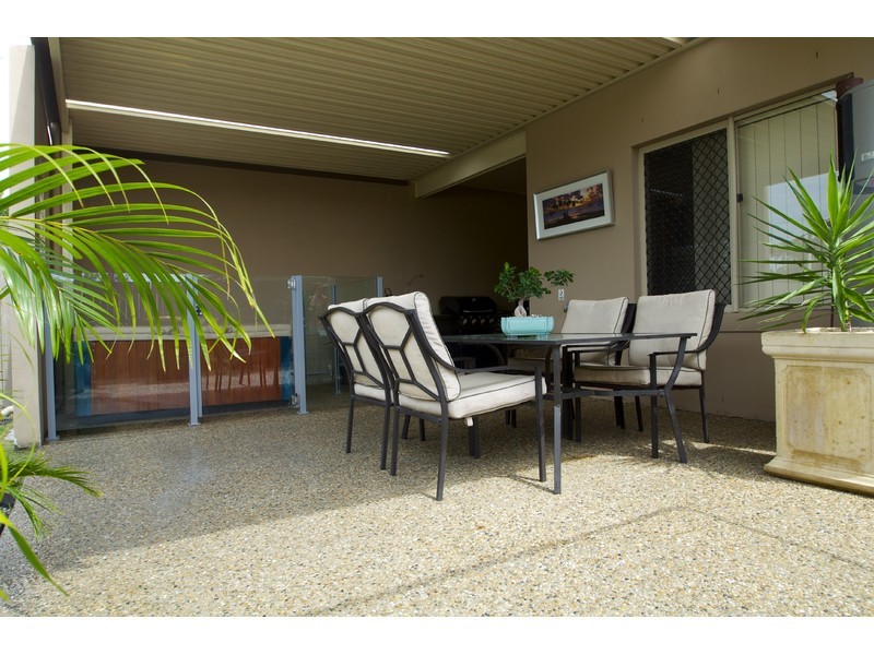 2/11 Lauren Grove, Upper Coomera QLD 4209