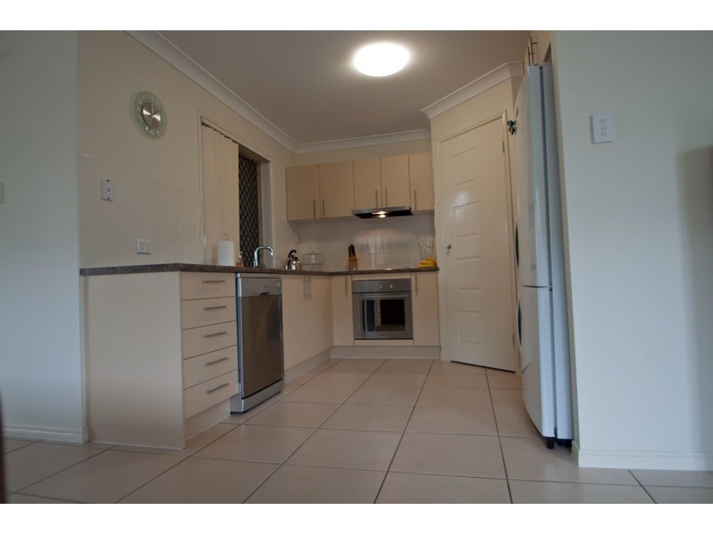 2/11 Lauren Grove, Upper Coomera QLD 4209