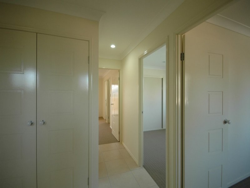 2/11 Lauren Grove, Upper Coomera QLD 4209