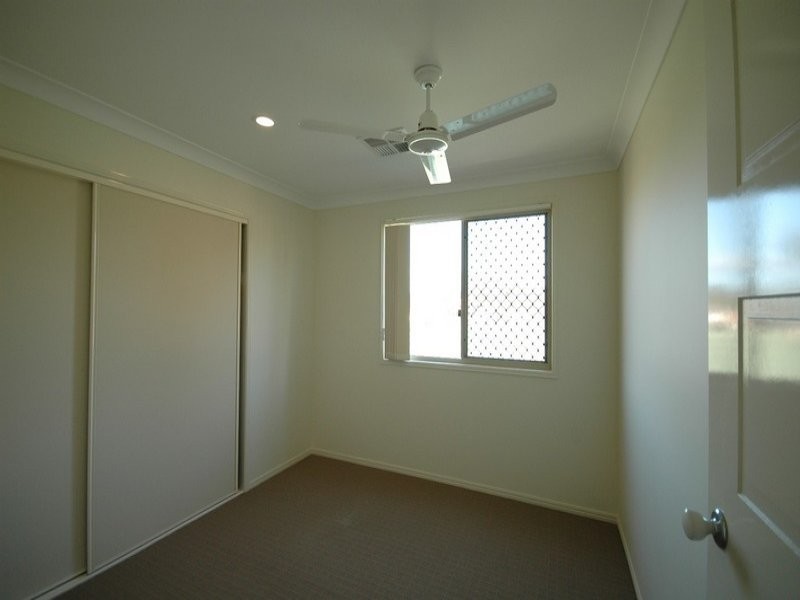 2/11 Lauren Grove, Upper Coomera QLD 4209