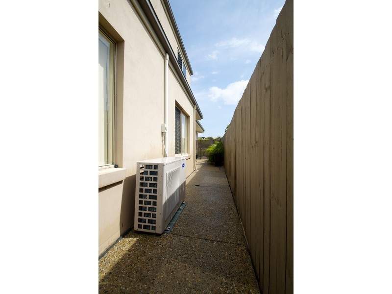 2/11 Lauren Grove, Upper Coomera QLD 4209