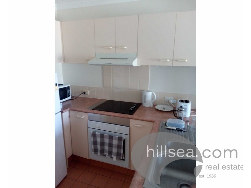 10/4 Adori Street, Chevron Island QLD 4217