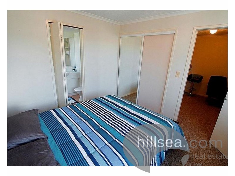 10/4 Adori Street, Chevron Island QLD 4217