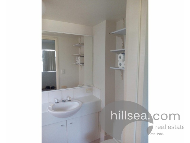 10/4 Adori Street, Chevron Island QLD 4217