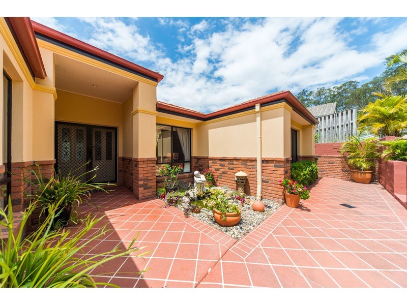 6 Cope Place, Pacific Pines QLD 4211