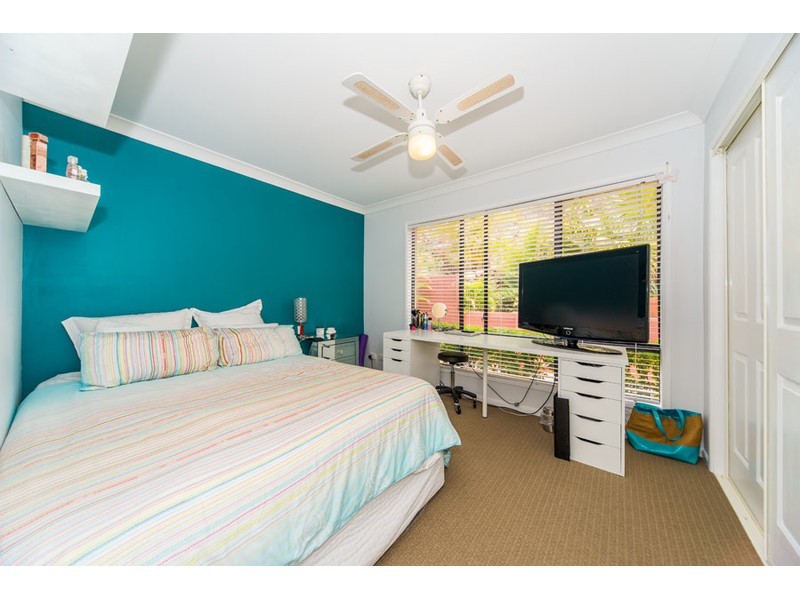 6 Cope Place, Pacific Pines QLD 4211