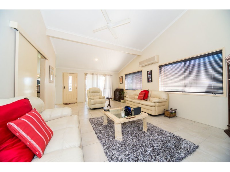 15 Tanunda Drive, Helensvale QLD 4212