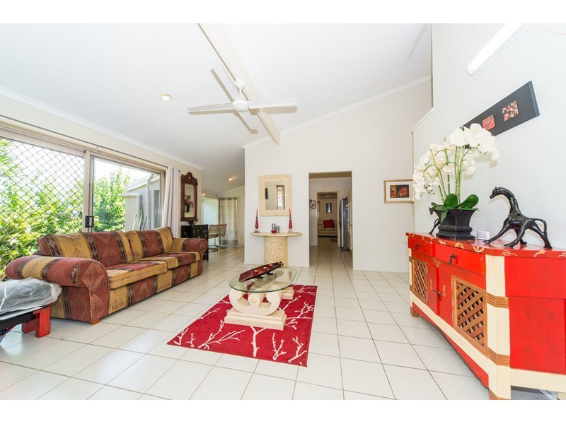 15 Tanunda Drive, Helensvale QLD 4212