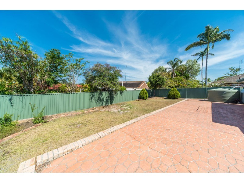 72 Parkes Drive, Helensvale QLD 4212