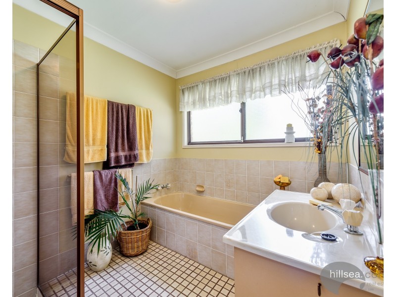 3 Heywood Place, Helensvale QLD 4212