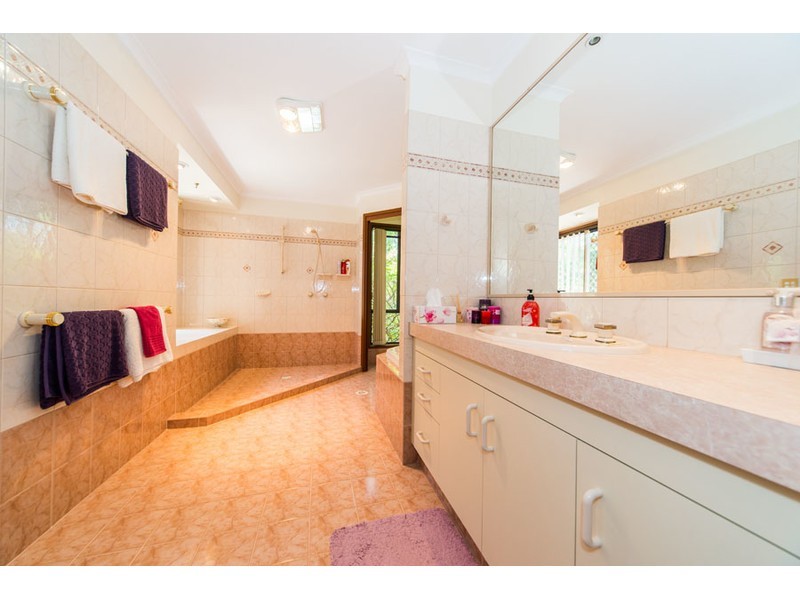 9 Cadell Drive, Helensvale QLD 4212