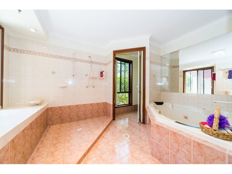 9 Cadell Drive, Helensvale QLD 4212