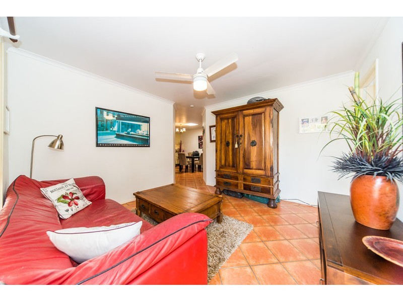 2/5 Jupiter Close, Labrador QLD 4215