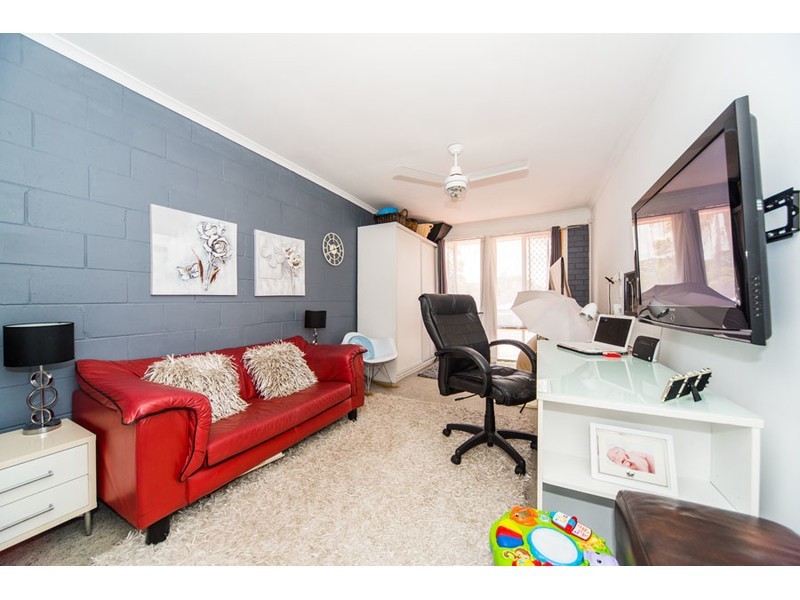 2/5 Jupiter Close, Labrador QLD 4215