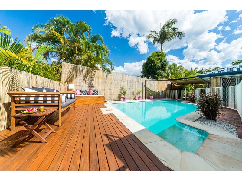 6 Dromana Crescent, Helensvale QLD 4212