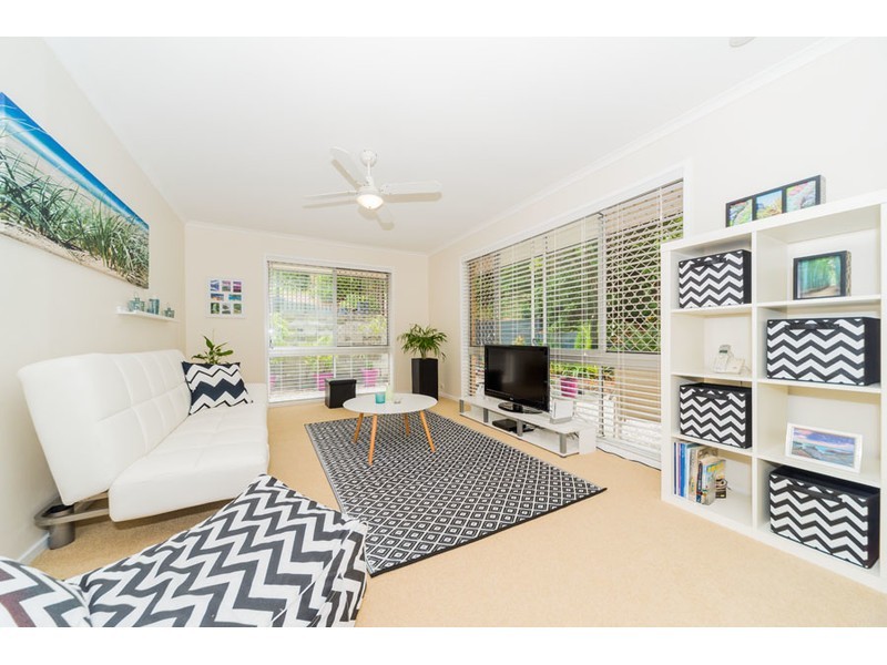 6 Dromana Crescent, Helensvale QLD 4212