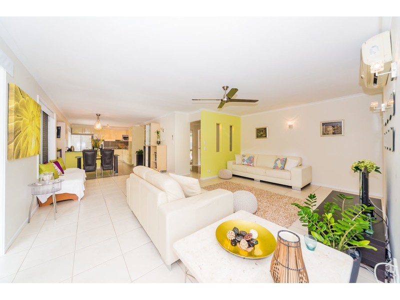 6 Dromana Crescent, Helensvale QLD 4212