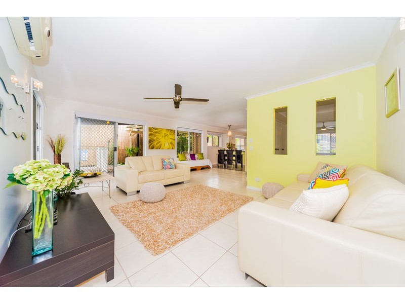 6 Dromana Crescent, Helensvale QLD 4212