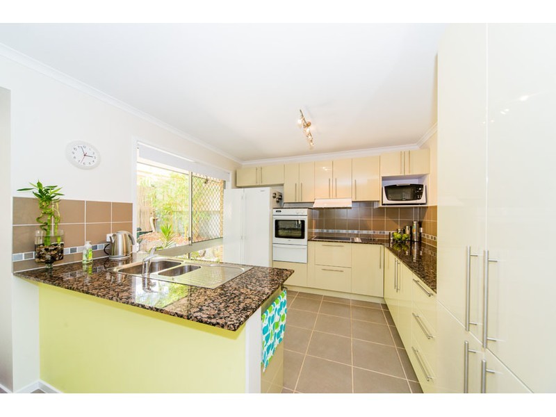 6 Dromana Crescent, Helensvale QLD 4212